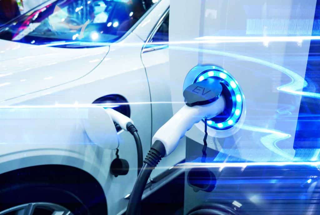La carrera de la movilidad eléctrica - artículo de GuruSoft