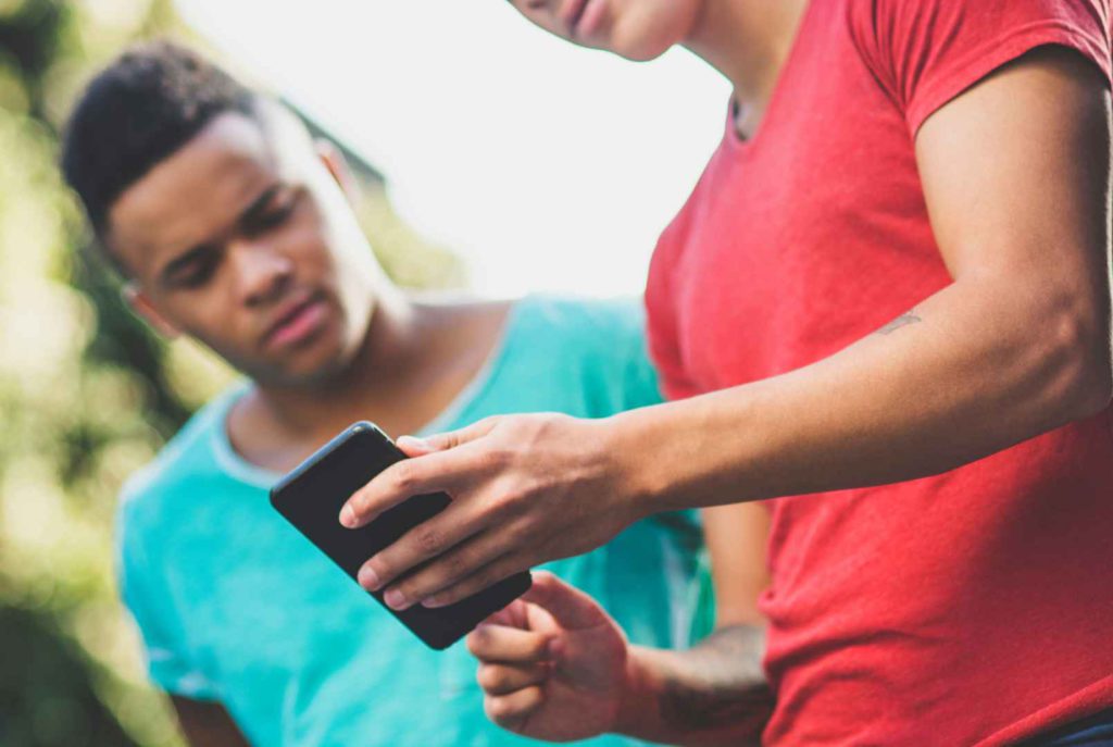 Las redes sociales, esenciales para consultar noticias - artículo de GuruSoft