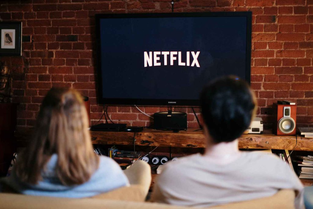 ¿Netflix cobrará a los usuarios que compartan sus cuentas con otros? - artículo de GuruSoft