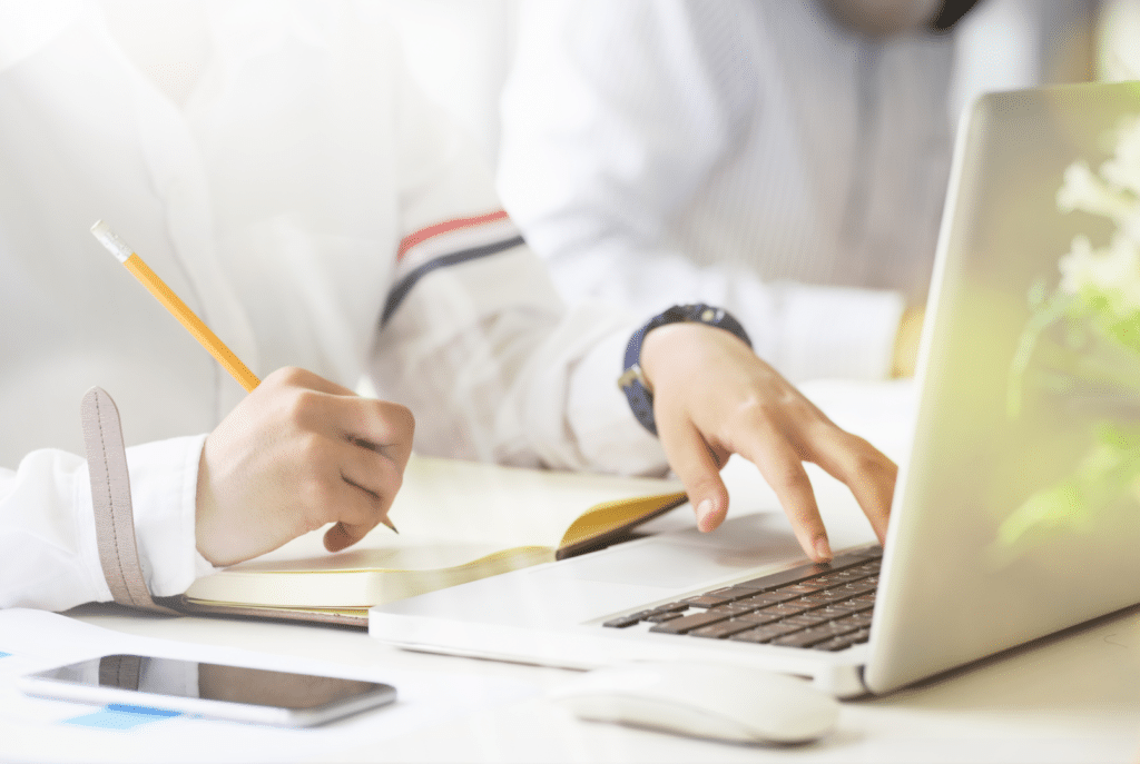 ¿Cómo solicitar autorización y timbrado de Documentos Electrónicos? - artículo de GuruSoft