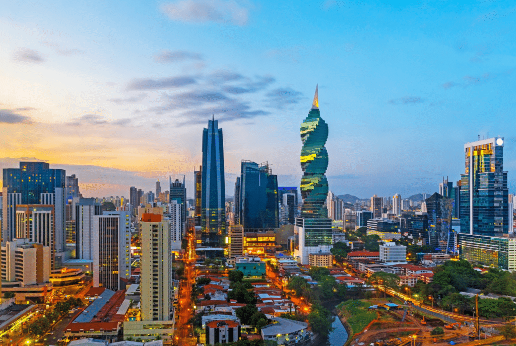 Nuevos obligados a facturar electrónicamente en Panamá - artículo de GuruSoft