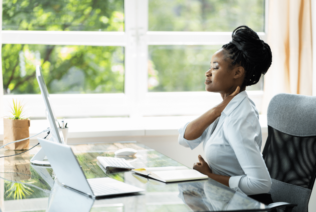 Ergonomía: ¿Qué es y cómo afecta la productividad laboral? - artículo de GuruSoft