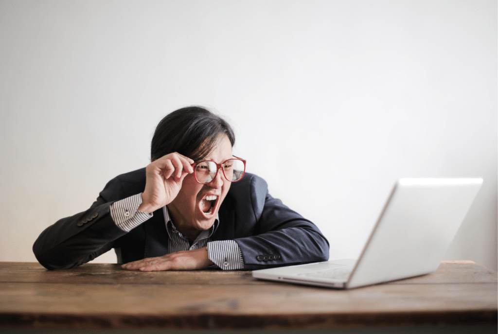 10 errores comunes que se comente al emprender (y cómo superarlos como un PRO) - artículo de GuruSoft